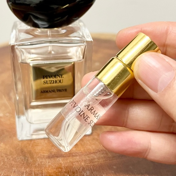 Pivoine Suzhou by Armani Prive (3ml) decant - Picture 3 of 3